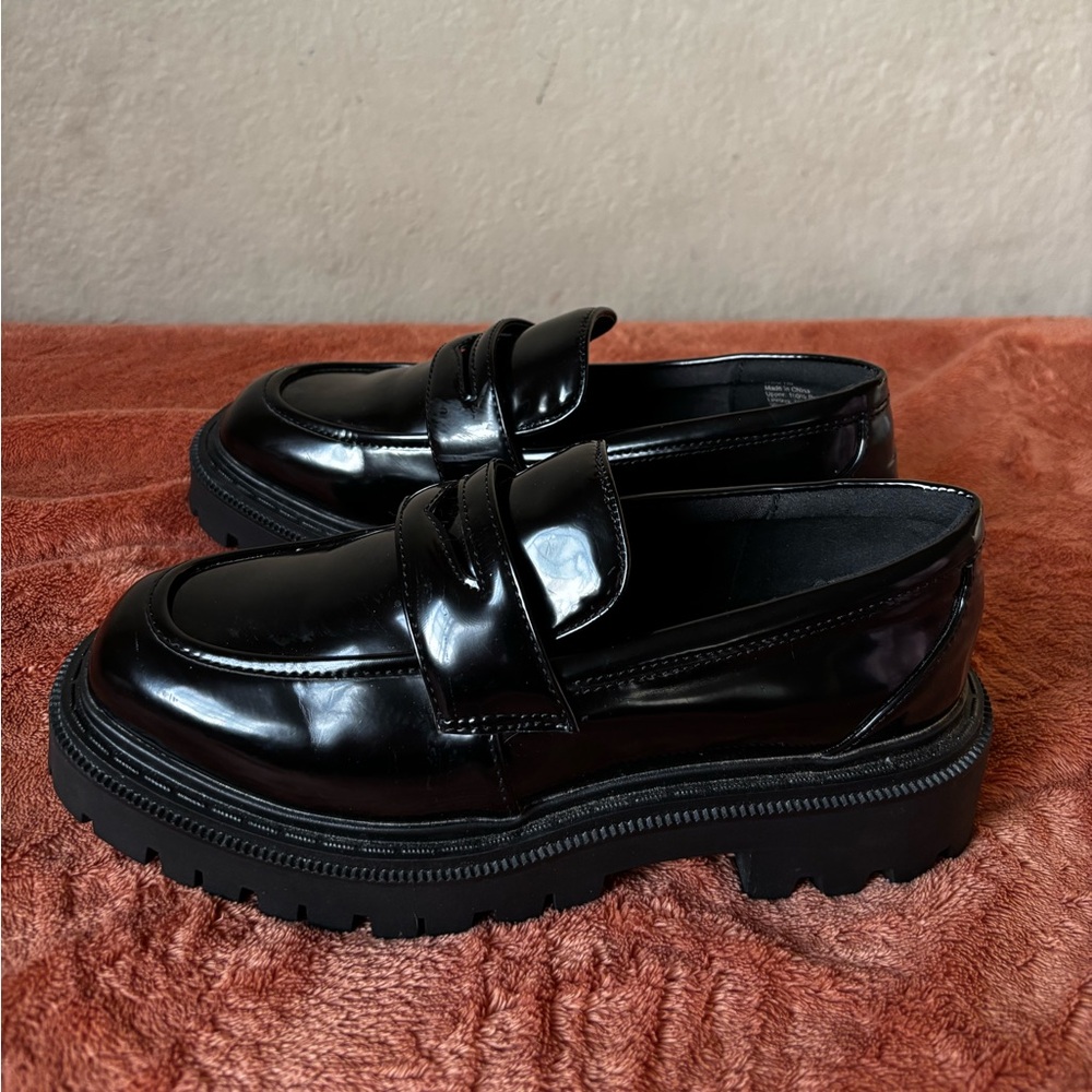 Aldo Black Patent Chunky Lug Sole Loafers | Women’s 7 - Picture 4 of 9